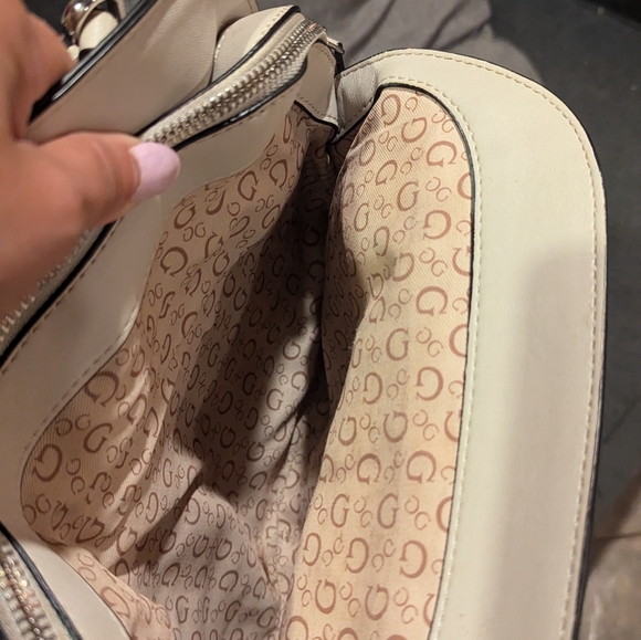GUESS HANDBAG - Picture 4 of 5